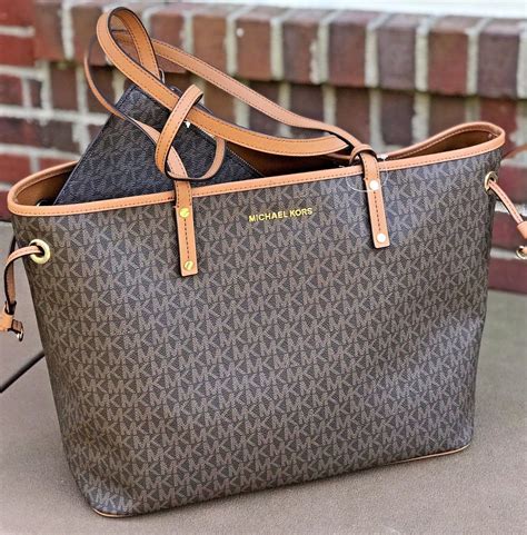 michael kors large jet set tote reviews|Michael Kors bag with airplanes.